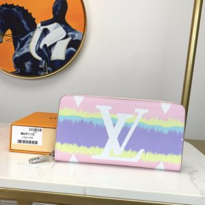 LOUIS VUITTON ESCALE ZIPPY WALLET<br>루이비통 에스칼 지퍼 지갑<br><i>19.5×10.5×2.5cm</i>