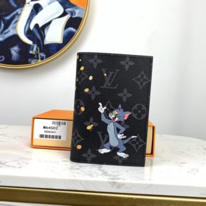 LOUIS VUITTON PASSPORT COVER<br>루이비통 여권 케이스<br><i>14x10cm</i>