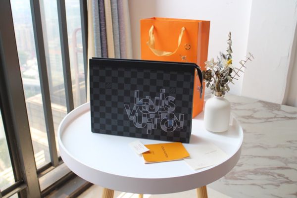 LOUIS VUITTON POCHETTE VOYAGE 루이비통 포쉐트 보야지