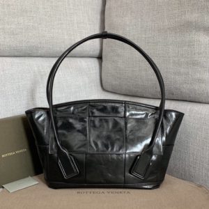 BOTTEGA VENETA ARCO SLOUCH TOTE BAG 보테가 베네타 아르코 슬라우치 토트 백