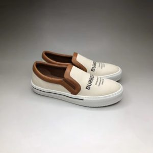 BURBERRY LOGO PRINT SLIP ON SNEAKERS 버버리 로고 프린트 슬립온 스니커즈