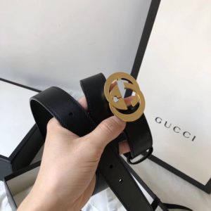 GUCCI LOGO LEATHER BELT<br>구찌 로고 가죽 벨트<br><i>폭 3cm 이태리소가죽</i>