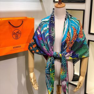 HERMES SCARF<br>에르메스 스카프<br><i>140x140cm 실크60%양모40%</i>