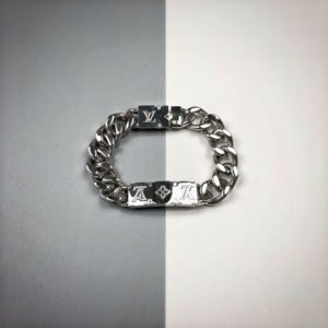 LOUIS VUITTON CHIAN BANGLE<br>루이비통 메탈 팔찌<br><i>20cm</i>