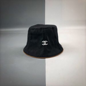 CHANEL LOGO HAT<br>샤넬 로고 모자<br><i>FREE SIZE</i>