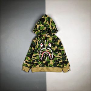 [BAPE] 베이프 키즈 카모플라쥬 샤크 풀오버 스웻셔츠 후드티 19FW ABC Camouflage Shark Pullover Sweatshirt-Kids