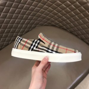 BURBERRY 클래식 오리지널 체크무늬 캔버스 로우탑 스니커즈 슬립온