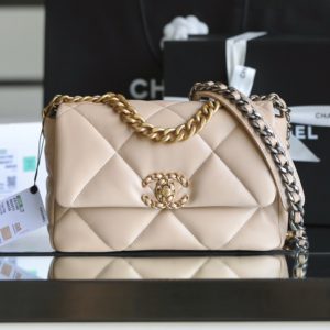 [CHANEL] 19 FLAP BAG 샤넬 19 핸드백 플랩 백