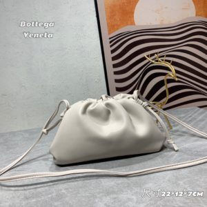 [BOTTEGA VENETA] 보테가베네타 여성 미니 파우치 크로스백