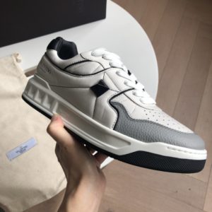 [VALENTINO] 발렌티노 송아지 가죽 ONE STUD 로우탑 스니커즈