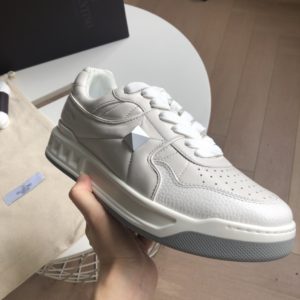 [VALENTINO] 발렌티노 송아지 가죽 ONE STUD 로우탑 스니커즈