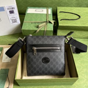 [GUCCI] 구찌 GG 수프림 메신저백 681021