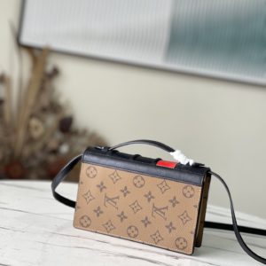 [LOUIS VUITTON] 루이비통 모노그램 리버스 LV 북 체인 월릿 M81830