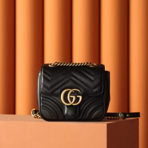 [GUCCI] 구찌 블랙 GG 마몽 마틀라세 미니 토트백 739682