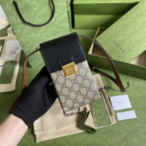 [GUCCI] 구찌 패들락 미니폰백 폰홀더 658229