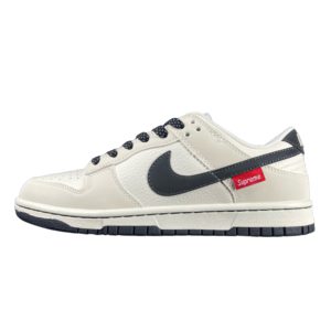 [NIKE] Supreme x Dunk Low Retro