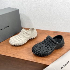 BALENCIAGA 발렌시아가 디펜더 Defender Clog 샌들