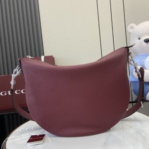 [GUCCI] 구찌 GUCCI B SMALL CROSSBODY BAG 801887