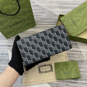 [GUCCI] 구찌 Zip around wallet with bamboo 802023